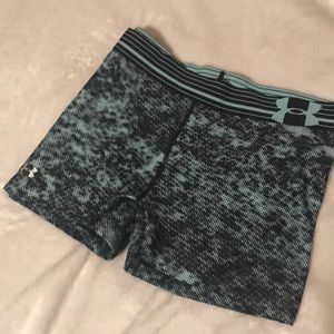 Under armor spandex shorts